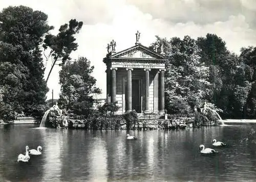 Italy Roma Villa Borghese il giardino del lago