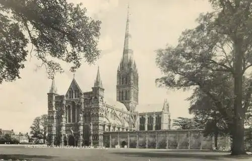 British buildings & architecture, churches & cathedrals photo postcard Salisbury