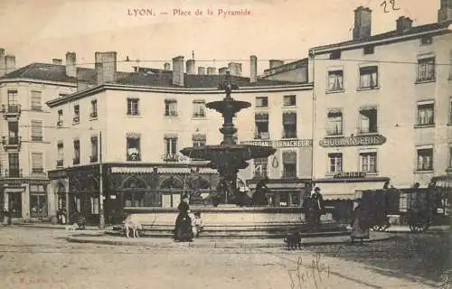 France Rhône Lyon place de la Pyramide