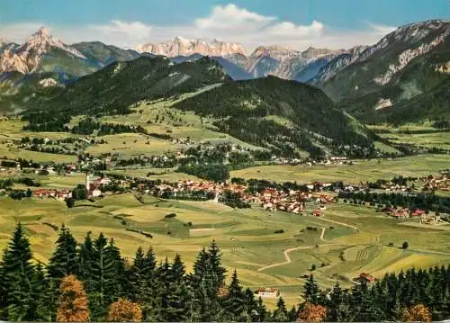 Germany Pfronten im Allgau mit Sauling, Zugspitzmassiv und Miemingergruppe panorama