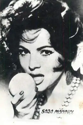 Cinema star souvenir photo Sara Montiel