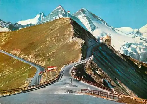 Austria Grossglockner Hochalpenstrasse Fuscher Torl mit Grossglockner