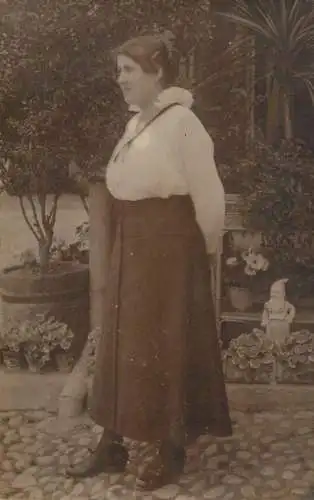 Social history woman photo elegant outfit