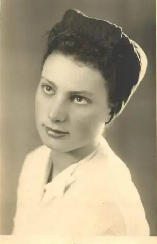 Social history elegant lady portrait picture