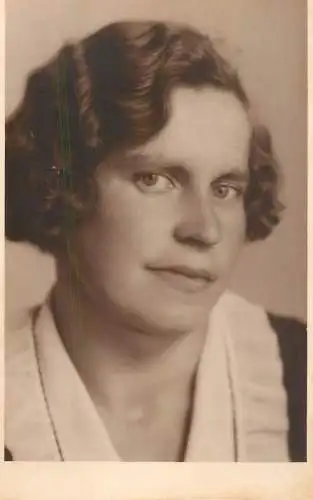 Social history woman photo