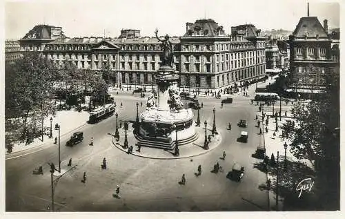 France Paris Place de la Republique