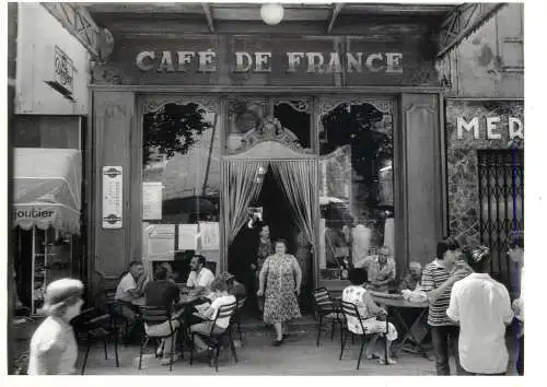 Cafe de France Willy Ronis une retrospective l`Association francaise Patrimonie photographique 1990, format 15 x 21 cm