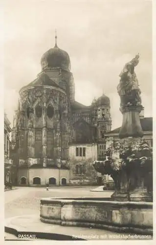 Germany Passau Residenzplatz mit Wittelsbachbrunnen