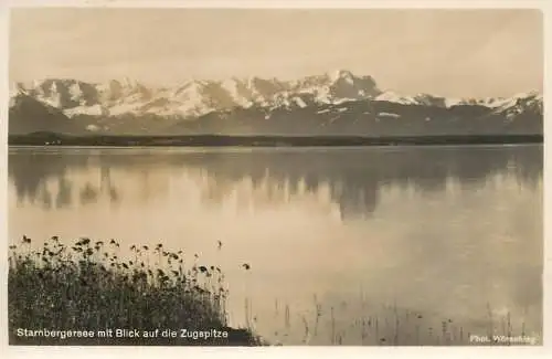 Germany Starnbergersee mit Blick auf die Zugspitze