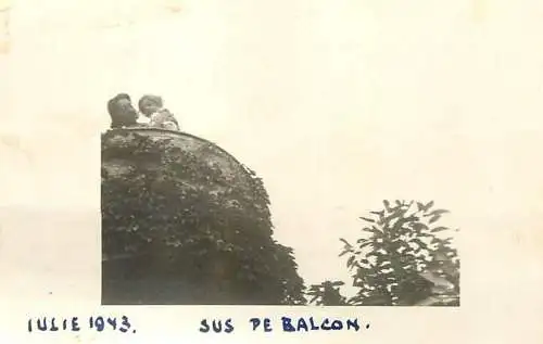 Anonymous persons photo "Sus pe balcon" 1943 Romania