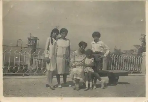 Assisi 1926 anonymous persons souvenir photo
