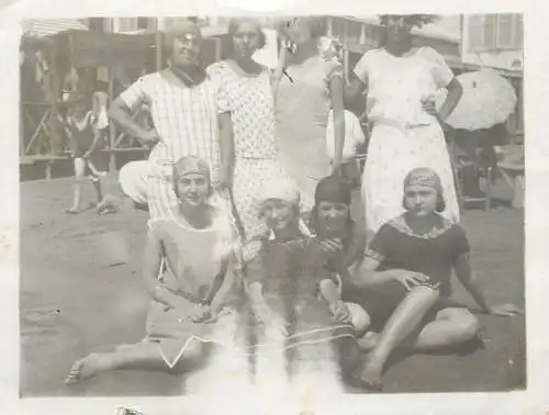 Nettuno 1924 anonymous persons family souvenir photo
