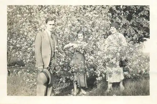 Anonymous persons souvenir photo dated 1934