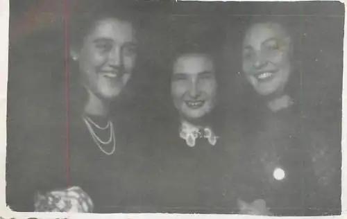 Anonymous persons women souvenir photo studio Cluj
