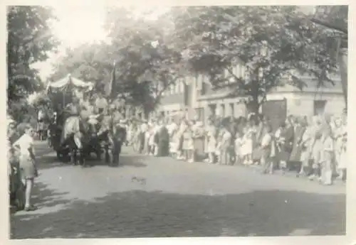 Parade event procession photo place to identify