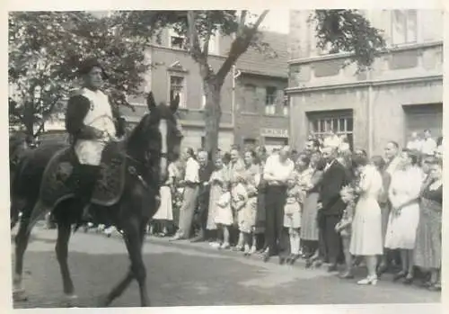 Parade event procession photo place to identify