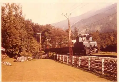 Train photo place to identify