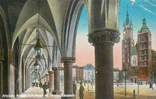 Poland  Krakow St Mary Church & Cloth Hall