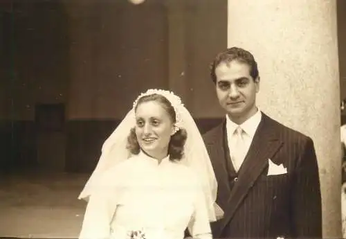 Anonymous persons marriage wedding souvenir photo bride