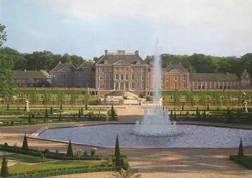 Netherlands Apeldoorn Het Loo Palace and garden view