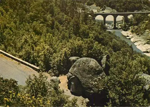 France Environs d'Anduze (Gard) Le Gardon du Mialet & les Boules de Gargantua