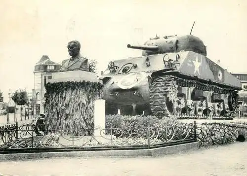 Belgium Bastogne Le Buste du General Mac Auliffe & le Tank