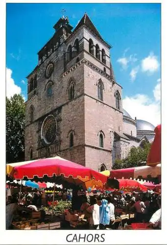 France Cahors ( Lot) Cathedrale St Etienne et le Marche