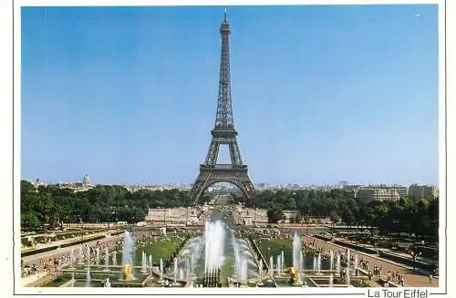 France Paris La Tour Eiffel & les jets d'eau du Trocadero