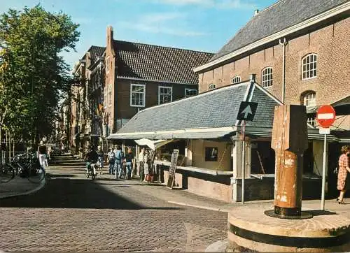 Netherlands Groeten uit Delft market