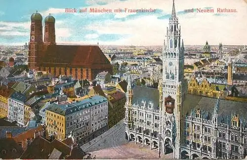 Germany Munchen Blick mit Frauenkirche und Neuem Rathaus