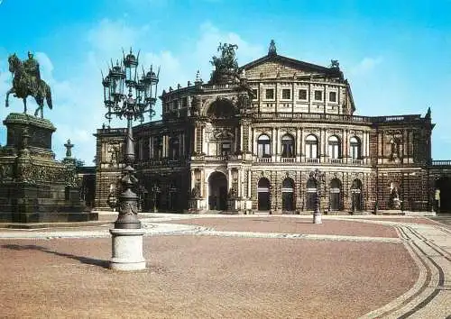 Germany Dresden Theaterplatz mit historischem Kandelaber