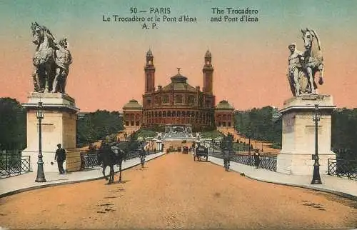 France Paris la Trocadero et le Pont d'Iena