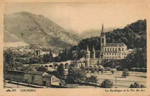 France Lourdes Basilique