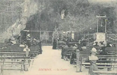 France Lourdes la grotte