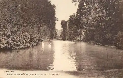 France chateau de Ferrieres lac de la Faisanderie