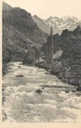 cpa France La Vallée de Luz river
