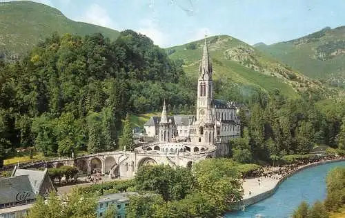 cpsm France Lourdes basilique