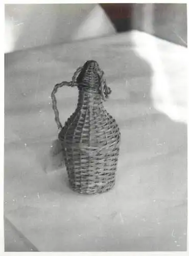 Photography Objects photo 9 x 12 cm wooden demijohn