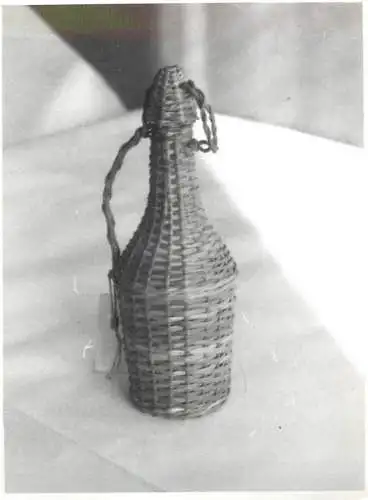 Photography Objects photo 9 x 12 cm wooden demijohn
