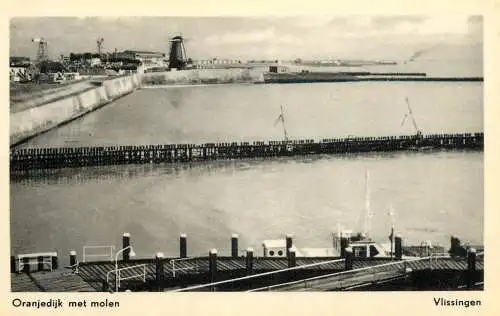 Vlissingen Oranjedijk met molen