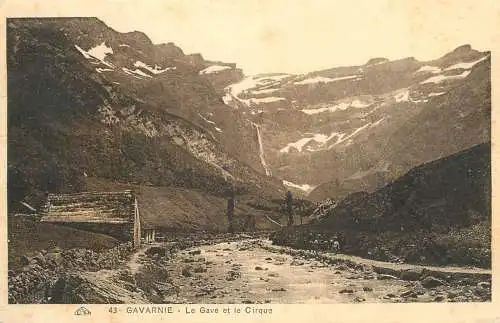 cpa France Gavarnie le Gave et le Cirque