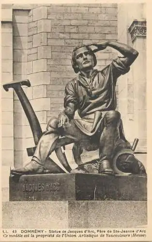 cpa France Domrémy-la-Pucelle Jacques d'Arc statue