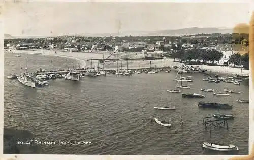 France Saint-Raphaël harbour