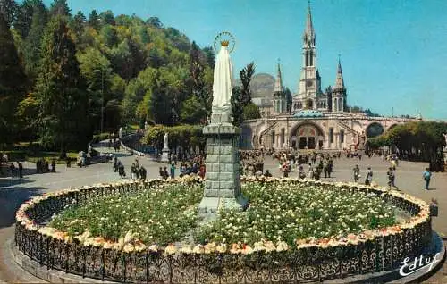 France Lourdes basilique