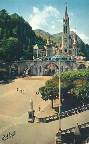 France Lourdes basilique