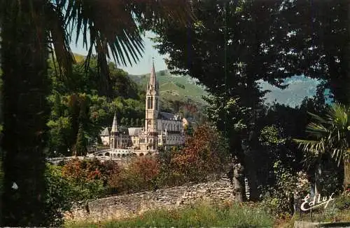 France Lourdes basilique