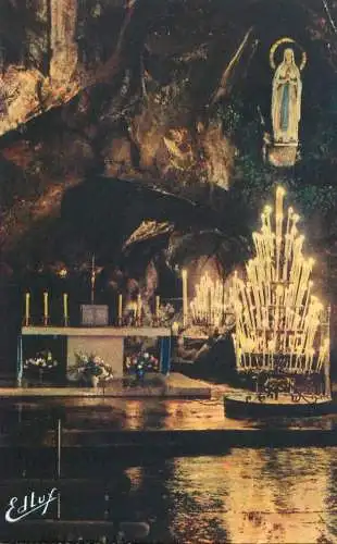 France Lourdes basilique miracle cave