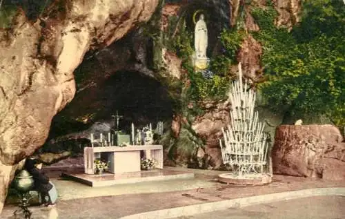 France Lourdes basilique miracle cave