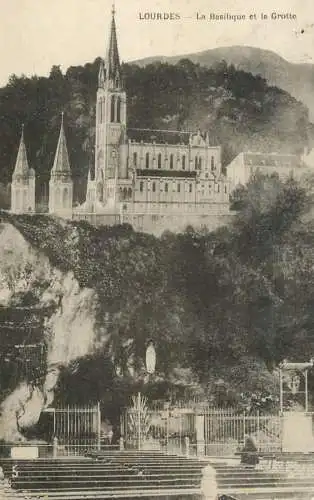 France Lourdes basilique