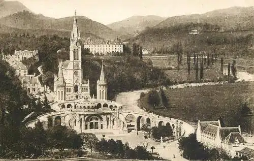 France Lourdes la basilique